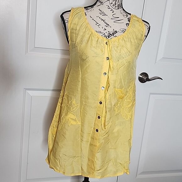 NWT Yellow Da-Nang Silk Button Down Sleeveless Top Size XS - Picture 1 of 7